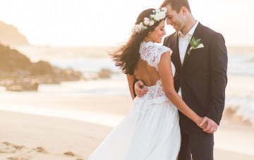 Oh-So-Stylish & Wildly Romantic Elopement in Hawaii