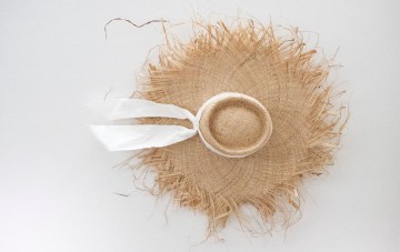 25 Trendy Summer Hats For Your Cottagecore Elopement